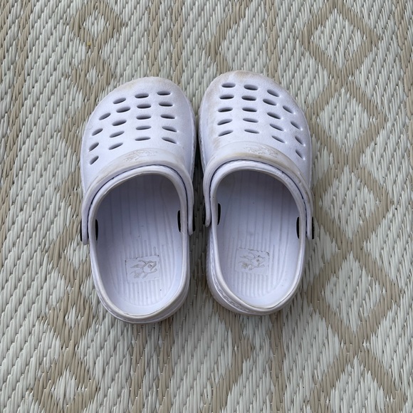 FREE SHIPPING Hotuna white size 7 clogs - Picture 6 of 7